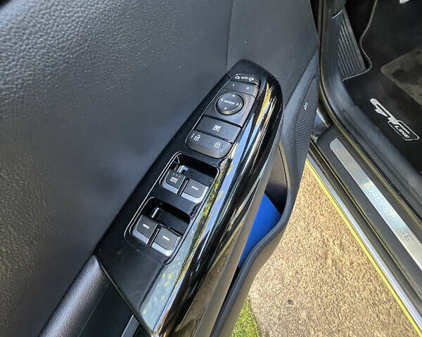 Черный Киа Sportage, объемом двигателя 2 л и пробегом 141 тыс. км за 18000 $, фото 12 на Automoto.ua