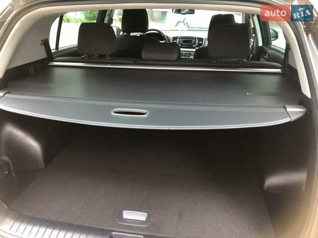 Чорний Кіа Sportage, об'ємом двигуна 2 л та пробігом 39 тис. км за 17800 $, фото 44 на Automoto.ua