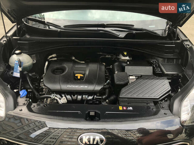 Чорний Кіа Sportage, об'ємом двигуна 2 л та пробігом 39 тис. км за 17800 $, фото 75 на Automoto.ua