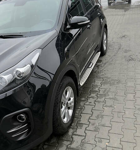 Черный Киа Sportage, объемом двигателя 1.7 л и пробегом 160 тыс. км за 16100 $, фото 1 на Automoto.ua