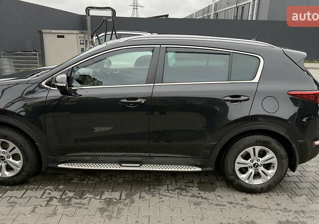 Черный Киа Sportage, объемом двигателя 1.7 л и пробегом 160 тыс. км за 16100 $, фото 3 на Automoto.ua