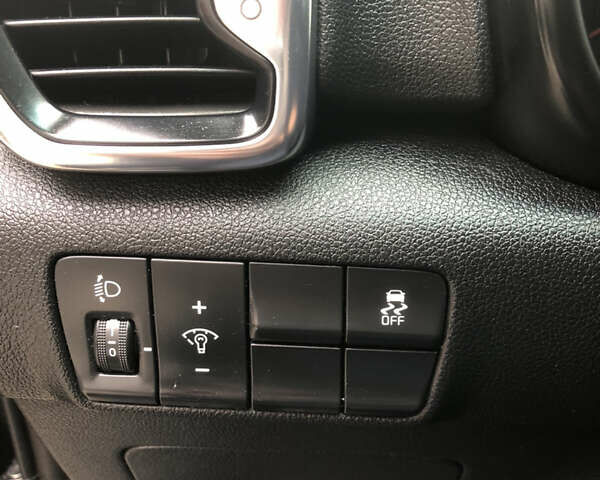 Чорний Кіа Sportage, об'ємом двигуна 2 л та пробігом 39 тис. км за 17800 $, фото 73 на Automoto.ua