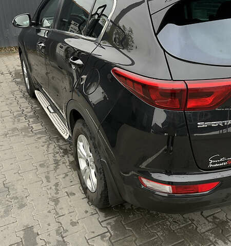 Черный Киа Sportage, объемом двигателя 1.7 л и пробегом 160 тыс. км за 16100 $, фото 7 на Automoto.ua