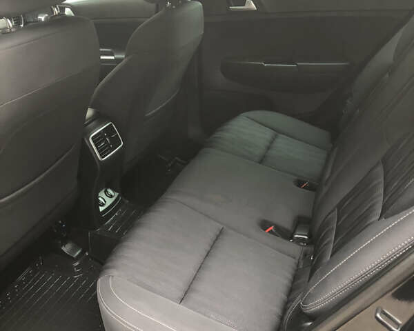 Чорний Кіа Sportage, об'ємом двигуна 2 л та пробігом 39 тис. км за 17800 $, фото 62 на Automoto.ua