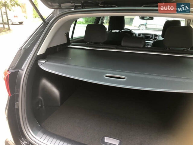 Чорний Кіа Sportage, об'ємом двигуна 2 л та пробігом 39 тис. км за 17800 $, фото 45 на Automoto.ua