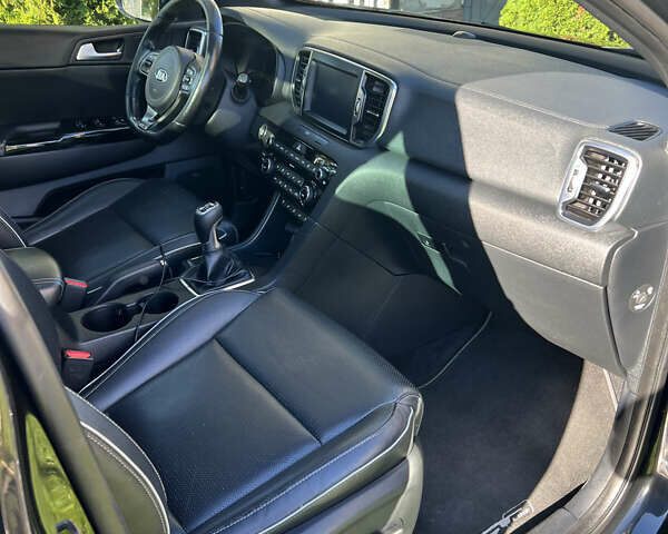 Черный Киа Sportage, объемом двигателя 2 л и пробегом 141 тыс. км за 18000 $, фото 3 на Automoto.ua