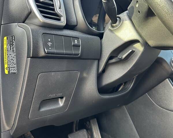 Чорний Кіа Sportage, об'ємом двигуна 2.4 л та пробігом 160 тис. км за 15000 $, фото 50 на Automoto.ua