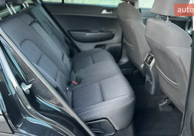 Чорний Кіа Sportage, об'ємом двигуна 1.69 л та пробігом 80 тис. км за 18500 $, фото 41 на Automoto.ua