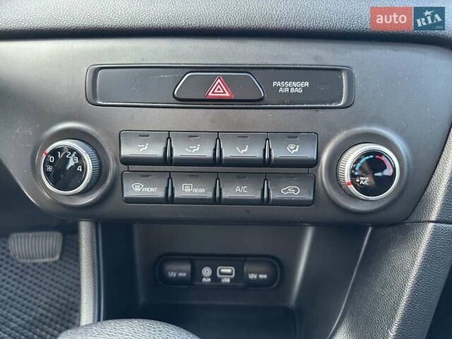 Чорний Кіа Sportage, об'ємом двигуна 2.4 л та пробігом 160 тис. км за 15000 $, фото 41 на Automoto.ua