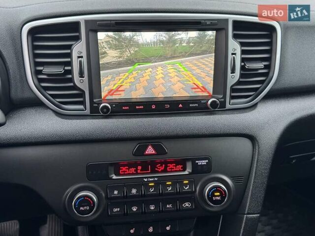 Чорний Кіа Sportage, об'ємом двигуна 1.69 л та пробігом 104 тис. км за 17300 $, фото 25 на Automoto.ua