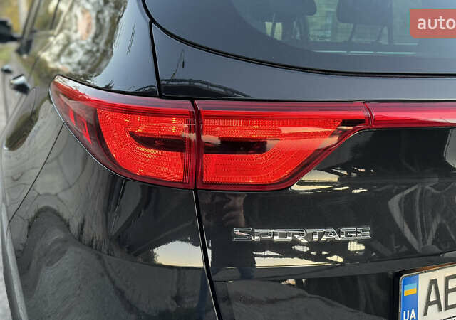 Чорний Кіа Sportage, об'ємом двигуна 1.69 л та пробігом 80 тис. км за 18500 $, фото 36 на Automoto.ua