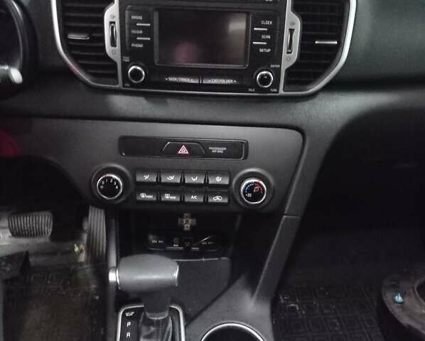 Черный Киа Sportage, объемом двигателя 2.36 л и пробегом 85 тыс. км за 13000 $, фото 14 на Automoto.ua