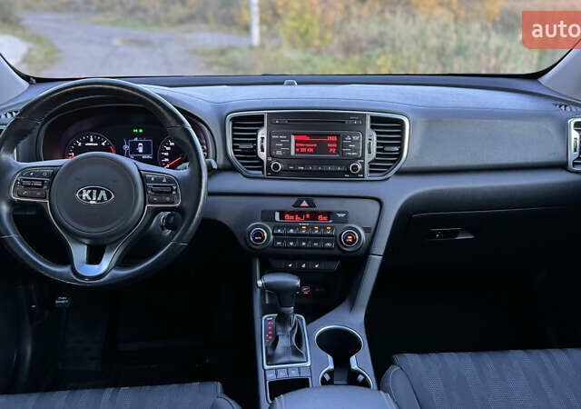 Чорний Кіа Sportage, об'ємом двигуна 1.69 л та пробігом 80 тис. км за 18500 $, фото 58 на Automoto.ua