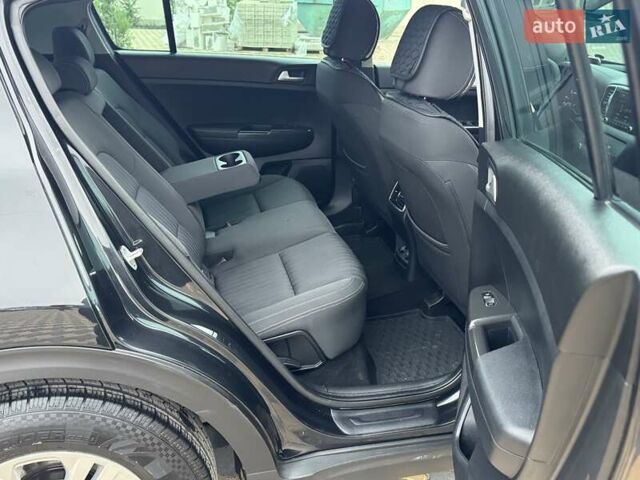 Чорний Кіа Sportage, об'ємом двигуна 1.69 л та пробігом 104 тис. км за 17300 $, фото 33 на Automoto.ua