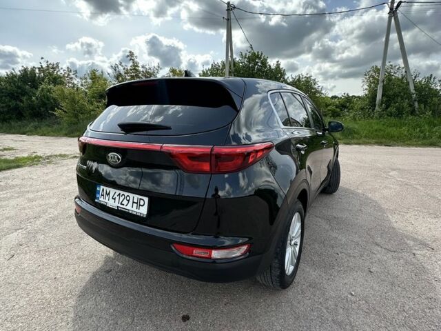 Черный Киа Sportage, объемом двигателя 0.24 л и пробегом 250 тыс. км за 15500 $, фото 1 на Automoto.ua