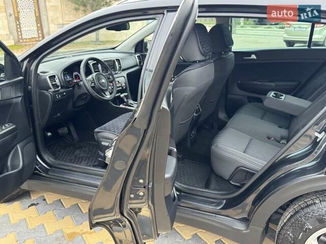 Чорний Кіа Sportage, об'ємом двигуна 1.69 л та пробігом 104 тис. км за 17300 $, фото 18 на Automoto.ua