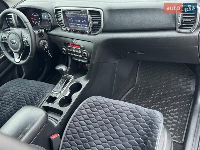 Чорний Кіа Sportage, об'ємом двигуна 1.69 л та пробігом 104 тис. км за 17300 $, фото 29 на Automoto.ua