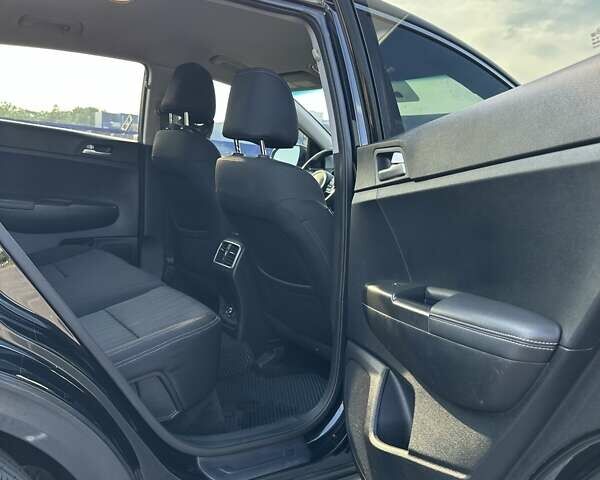 Чорний Кіа Sportage, об'ємом двигуна 2.4 л та пробігом 160 тис. км за 15000 $, фото 32 на Automoto.ua