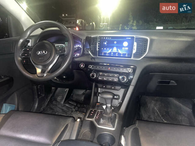 Чорний Кіа Sportage, об'ємом двигуна 1.69 л та пробігом 165 тис. км за 18000 $, фото 14 на Automoto.ua