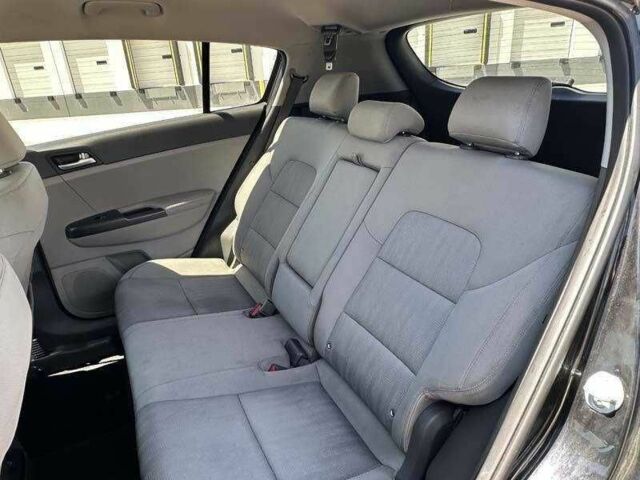 Черный Киа Sportage, объемом двигателя 2.4 л и пробегом 47 тыс. км за 3200 $, фото 7 на Automoto.ua