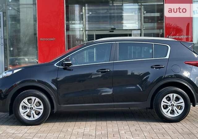 Черный Киа Sportage, объемом двигателя 1.7 л и пробегом 74 тыс. км за 18040 $, фото 2 на Automoto.ua