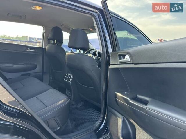 Чорний Кіа Sportage, об'ємом двигуна 2.4 л та пробігом 160 тис. км за 15000 $, фото 30 на Automoto.ua