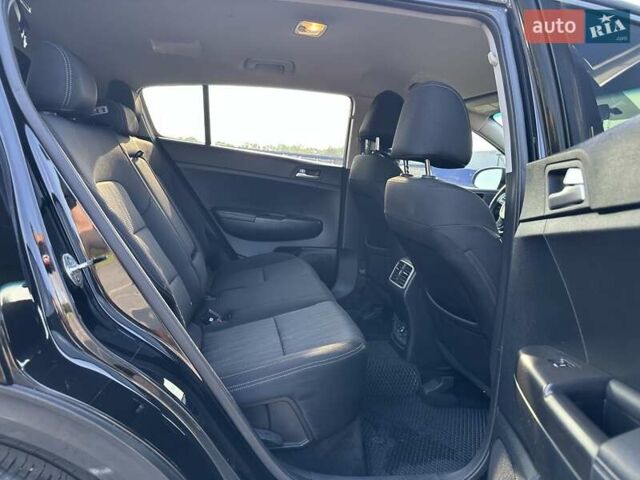 Чорний Кіа Sportage, об'ємом двигуна 2.4 л та пробігом 160 тис. км за 15000 $, фото 31 на Automoto.ua