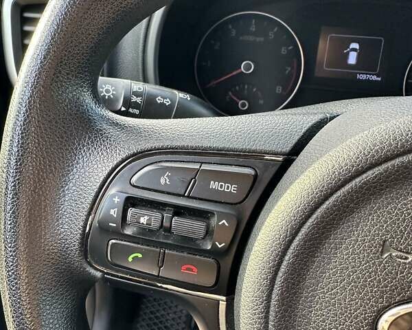 Чорний Кіа Sportage, об'ємом двигуна 2.4 л та пробігом 160 тис. км за 15000 $, фото 47 на Automoto.ua