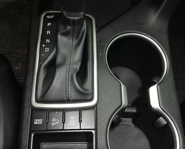 Черный Киа Sportage, объемом двигателя 2.36 л и пробегом 85 тыс. км за 13000 $, фото 10 на Automoto.ua