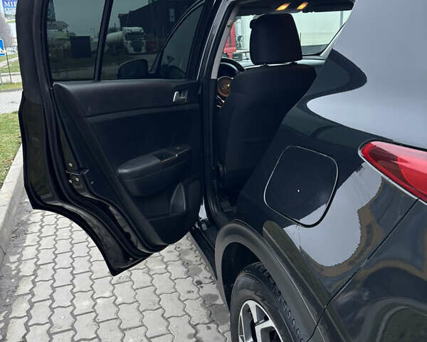 Чорний Кіа Sportage, об'ємом двигуна 1.6 л та пробігом 89 тис. км за 17500 $, фото 7 на Automoto.ua