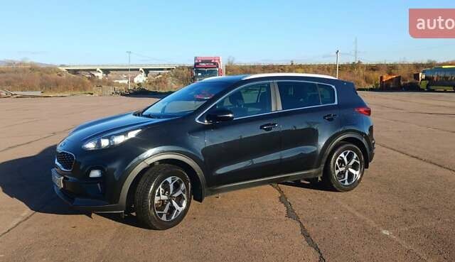 Чорний Кіа Sportage, об'ємом двигуна 1.59 л та пробігом 50 тис. км за 17900 $, фото 1 на Automoto.ua