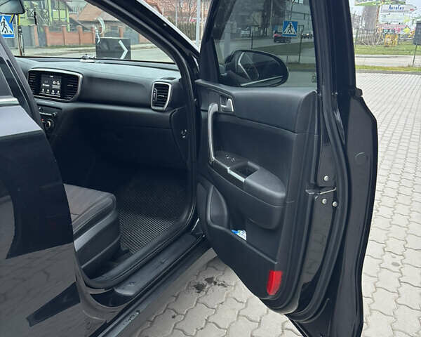 Чорний Кіа Sportage, об'ємом двигуна 1.6 л та пробігом 89 тис. км за 17500 $, фото 9 на Automoto.ua