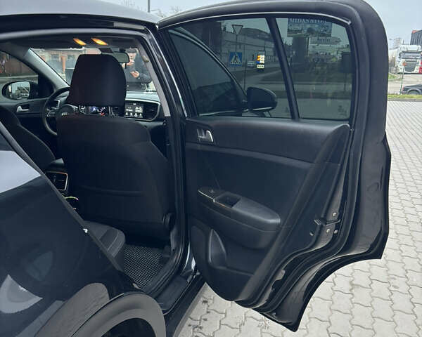 Чорний Кіа Sportage, об'ємом двигуна 1.6 л та пробігом 89 тис. км за 17500 $, фото 10 на Automoto.ua