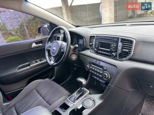 Черный Киа Sportage, объемом двигателя 1.69 л и пробегом 85 тыс. км за 17600 $, фото 25 на Automoto.ua