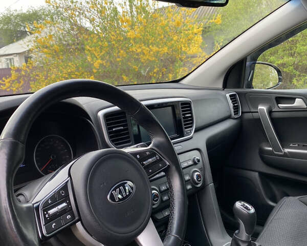 Чорний Кіа Sportage, об'ємом двигуна 1.6 л та пробігом 27 тис. км за 21000 $, фото 10 на Automoto.ua