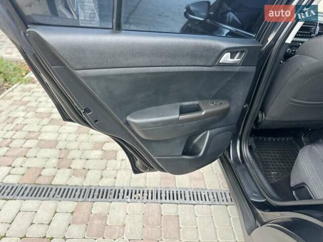 Черный Киа Sportage, объемом двигателя 1.69 л и пробегом 85 тыс. км за 17600 $, фото 16 на Automoto.ua