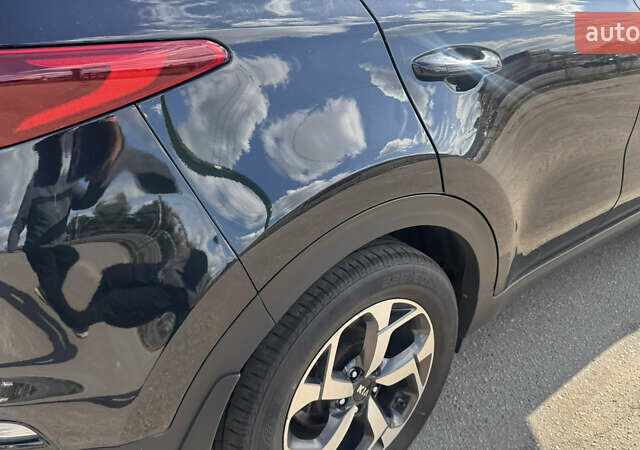 Чорний Кіа Sportage, об'ємом двигуна 1.6 л та пробігом 90 тис. км за 14999 $, фото 7 на Automoto.ua