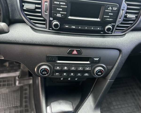 Черный Киа Sportage, объемом двигателя 1.69 л и пробегом 85 тыс. км за 17600 $, фото 13 на Automoto.ua