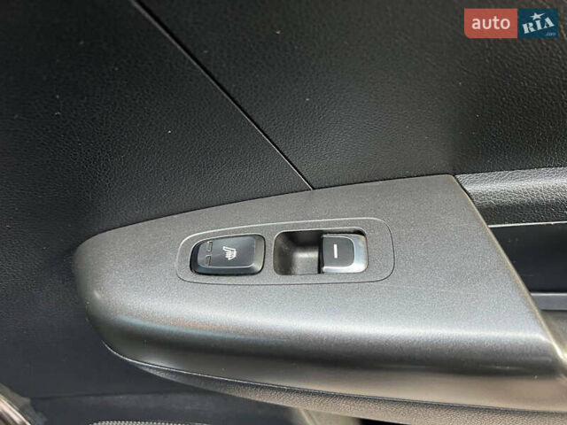 Черный Киа Sportage, объемом двигателя 1.6 л и пробегом 98 тыс. км за 14999 $, фото 12 на Automoto.ua