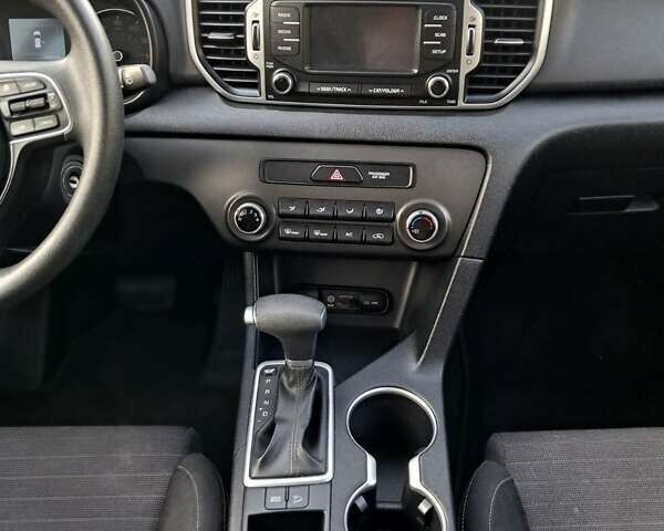Черный Киа Sportage, объемом двигателя 2.4 л и пробегом 138 тыс. км за 15850 $, фото 5 на Automoto.ua