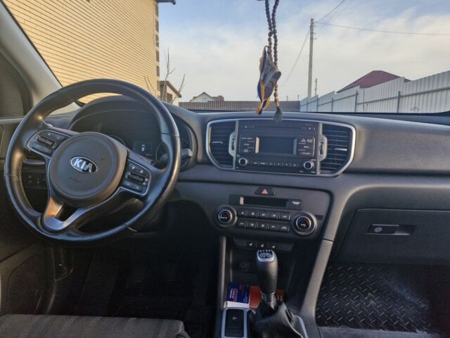 Черный Киа Sportage, объемом двигателя 1.6 л и пробегом 43 тыс. км за 16500 $, фото 4 на Automoto.ua