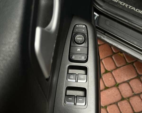 Черный Киа Sportage, объемом двигателя 1.59 л и пробегом 63 тыс. км за 19100 $, фото 25 на Automoto.ua