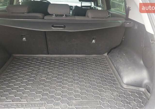 Черный Киа Sportage, объемом двигателя 1.6 л и пробегом 119 тыс. км за 19300 $, фото 13 на Automoto.ua