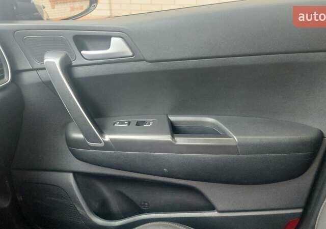 Черный Киа Sportage, объемом двигателя 1.6 л и пробегом 119 тыс. км за 19300 $, фото 29 на Automoto.ua