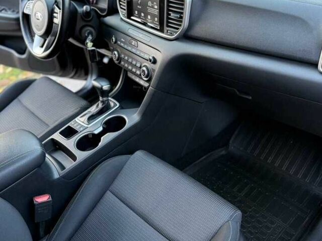 Черный Киа Sportage, объемом двигателя 2 л и пробегом 72 тыс. км за 11500 $, фото 21 на Automoto.ua