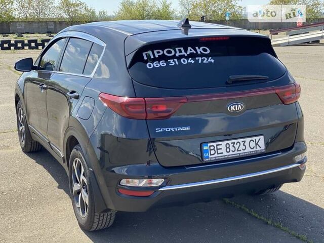 Чорний Кіа Sportage, об'ємом двигуна 1.6 л та пробігом 93 тис. км за 16300 $, фото 10 на Automoto.ua