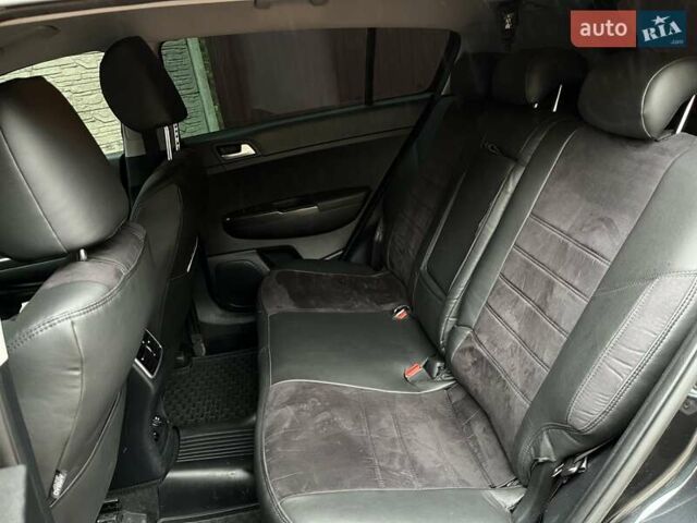 Черный Киа Sportage, объемом двигателя 1.59 л и пробегом 63 тыс. км за 19100 $, фото 21 на Automoto.ua