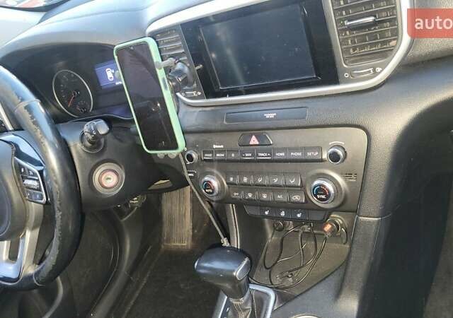 Чорний Кіа Sportage, об'ємом двигуна 1.59 л та пробігом 80 тис. км за 18500 $, фото 17 на Automoto.ua