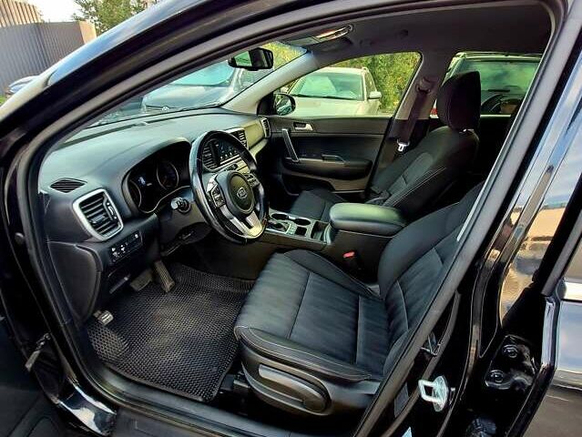 Черный Киа Sportage, объемом двигателя 1.6 л и пробегом 75 тыс. км за 21500 $, фото 6 на Automoto.ua