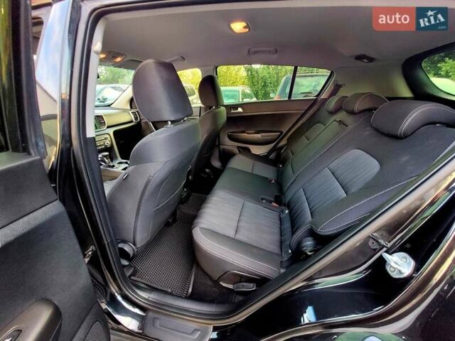 Черный Киа Sportage, объемом двигателя 1.6 л и пробегом 75 тыс. км за 21500 $, фото 1 на Automoto.ua